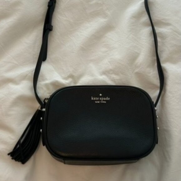 Small black leather Kate Spade cross-body bag with zipper tassel. - Picture 2 of 10